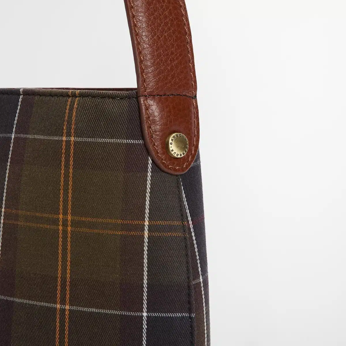 Sac seau en cuir et tartan Barbour Cedar