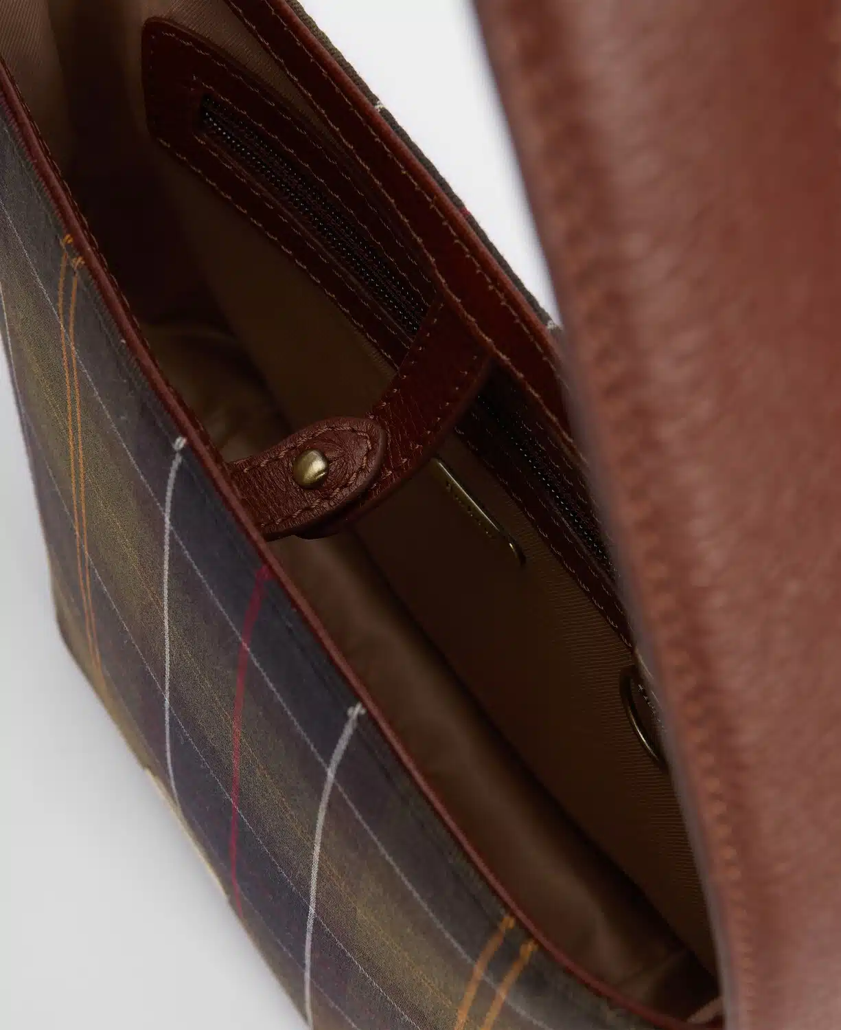 Sac seau en cuir et tartan Barbour Cedar