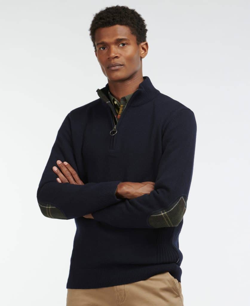 Pull Barbour Holden pour homme en laine, avec col zippé et détails tartan aux coudes et au col.