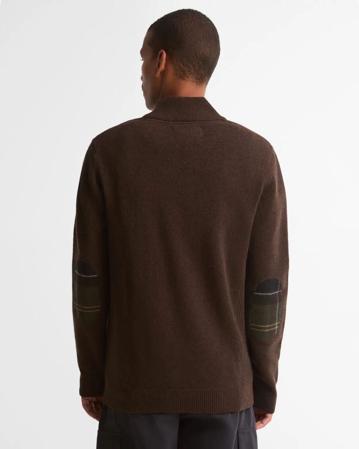 Pull Barbour Holden pour homme en laine, avec col zippé et détails tartan aux coudes et au col.