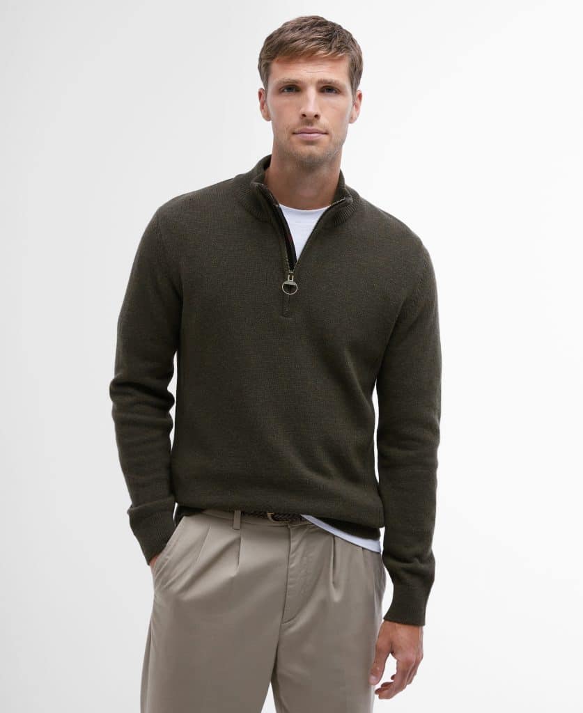 Pull Barbour Holden pour homme en laine, avec col zippé et détails tartan aux coudes et au col.