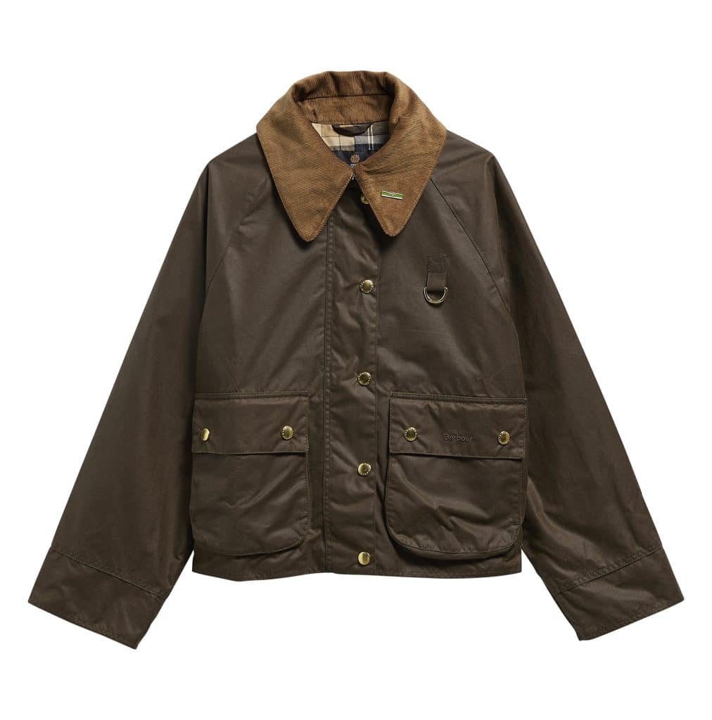 Veste huilée Barbour Icons Modern Spey pour femme, coupe courte, col en velours côtelé et grandes poches à rabat.