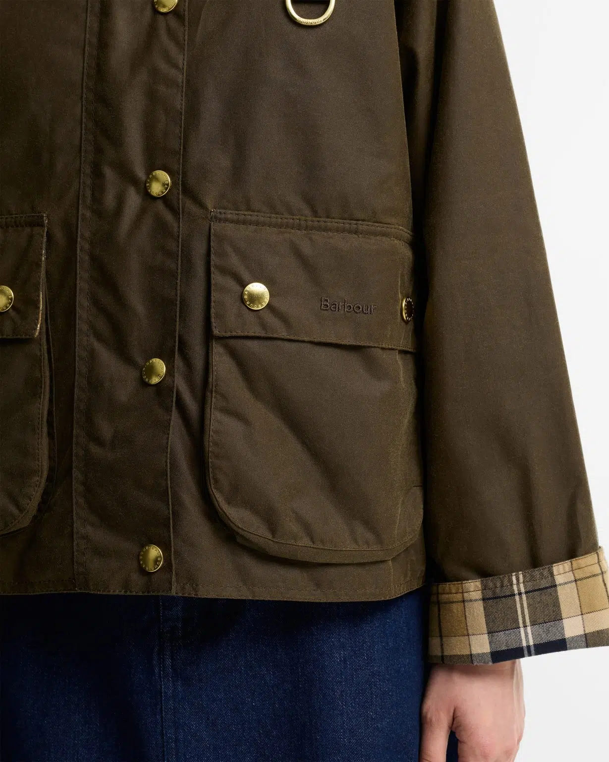 Veste huilée Barbour Icons Modern Spey pour femme, coupe courte, col en velours côtelé et grandes poches à rabat.