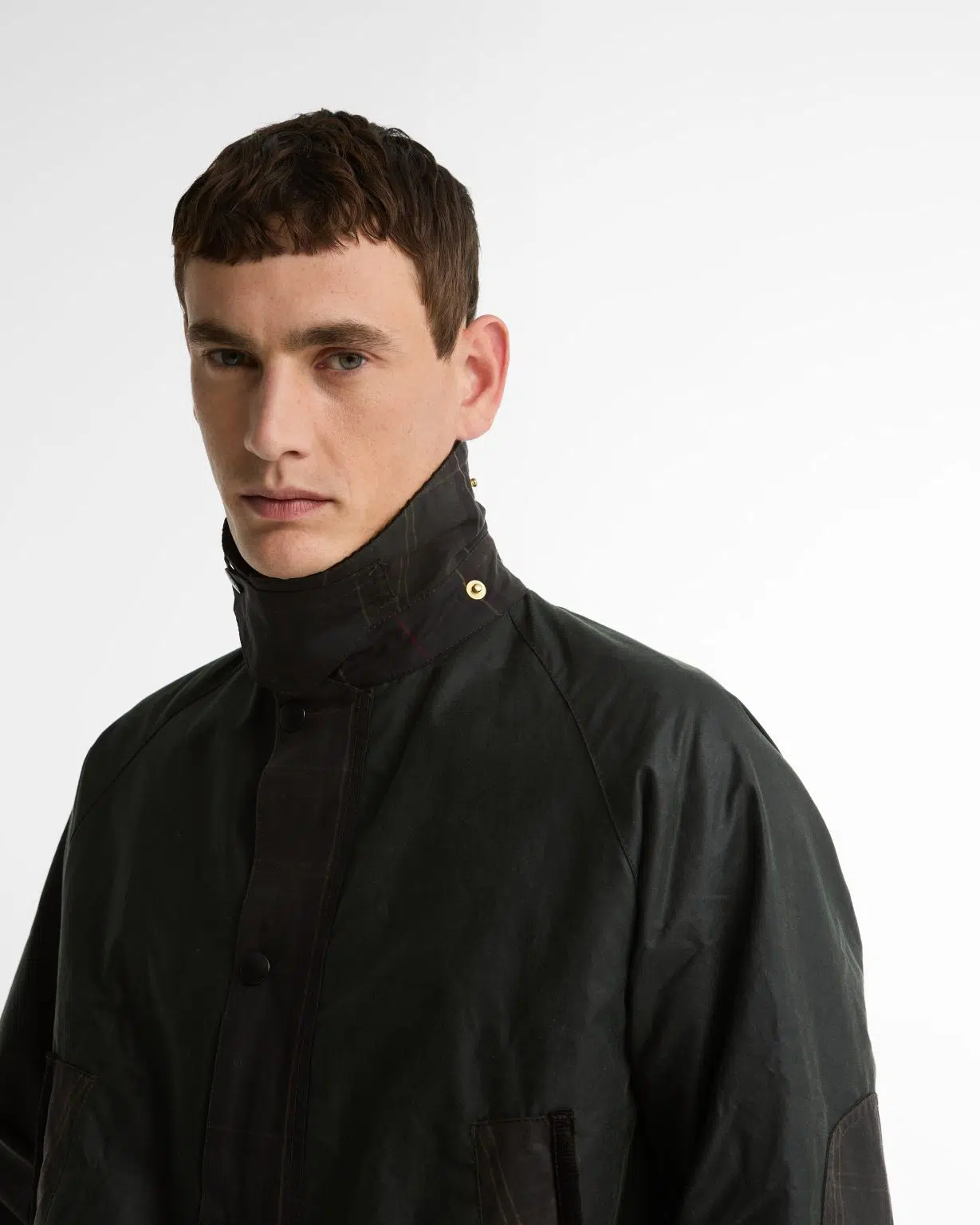 Veste Barbour Icons Patch Bedale homme en coton ciré, avec patchs en tartan et col en velours côtelé.