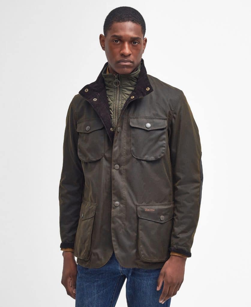 Veste Barbour Ogston pour homme en coton huilé avec gilet matelassé intégré, col en velours côtelé et poches avant.